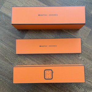 Vintage orange Hermés Apple Watch box